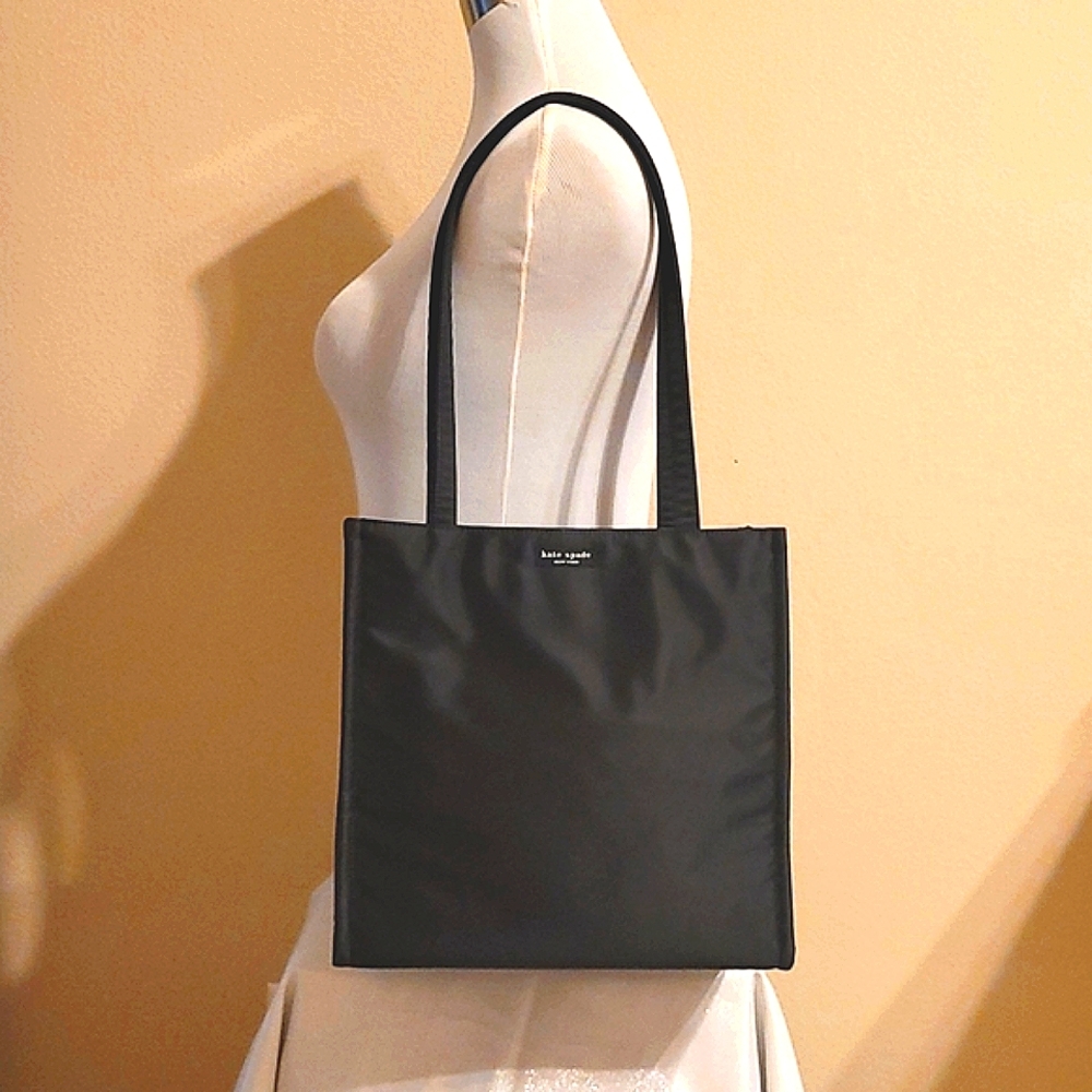 DON"T MISS THIS CLEAN VINTAGE Kate Spade Tote